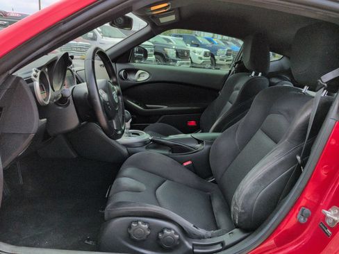 Used 2017 Nissan 370Z Coupe RWD image 15