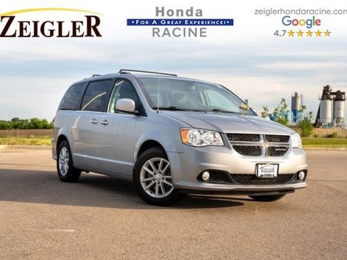 Used 2019 Dodge Grand Caravan SXT FWD image 1
