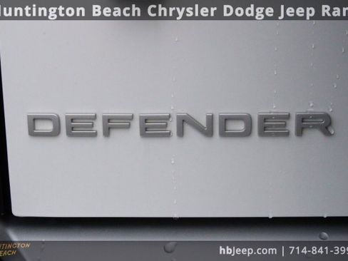Used 2021 Land Rover Defender 110 image 6