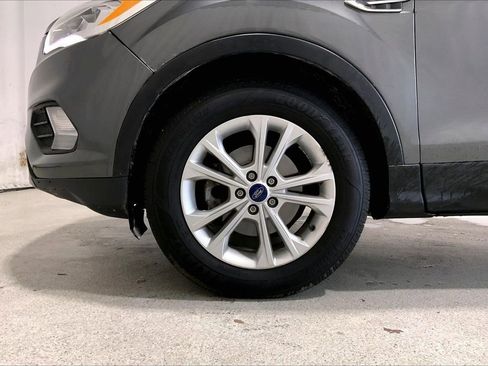 Used 2017 Ford Escape SE w/ SE Leather Comfort Package FWD image 6