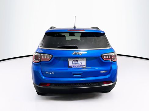 Used 2022 Jeep Compass Latitude w/ Sun and Sound Group AWD/4WD image 6
