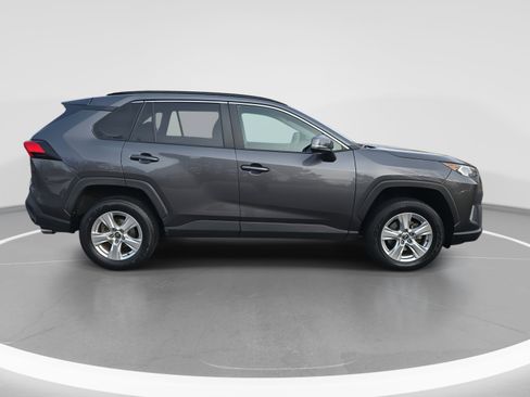Used 2021 Toyota RAV4 XLE image 4