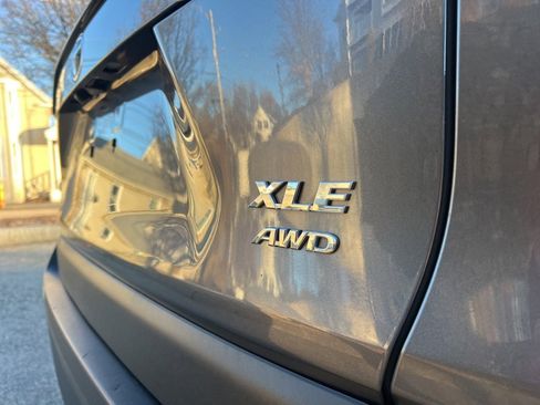 Used 2019 Toyota RAV4 XLE image 9