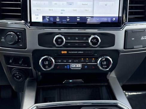 Used 2022 Ford F350 Lariat w/ Lariat Ultimate Package AWD/4WD image 11