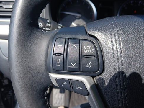 Used 2018 Toyota Highlander Limited Platinum image 29