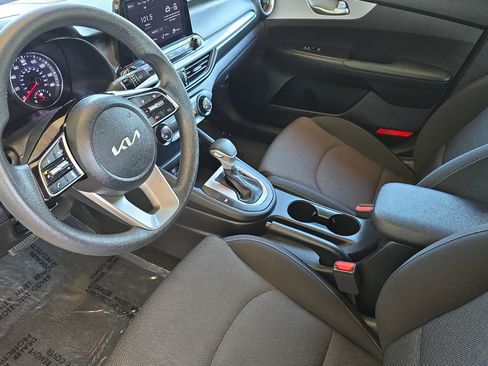 Used 2023 Kia Forte LXS FWD image 10