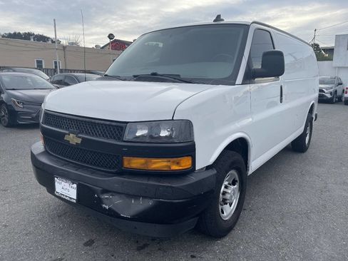 Used 2021 Chevrolet Express 2500 w/ Driver Convenience Package image 2