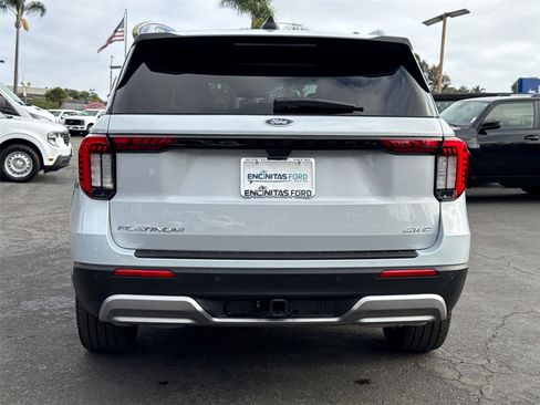 Used 2025 Ford Explorer Platinum w/ LUX Leather Package AWD/4WD image 9