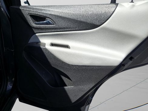 Used 2023 Chevrolet Equinox LT image 56