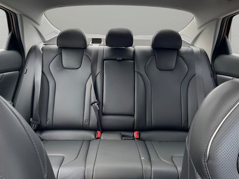 New 2025 Hyundai Elantra Limited image 22