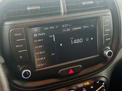 Used 2025 Kia Soul LX w/ LX Technology Package image 21