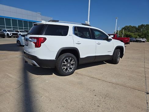 Used 2023 GMC Acadia SLT w/ Preferred Package image 5