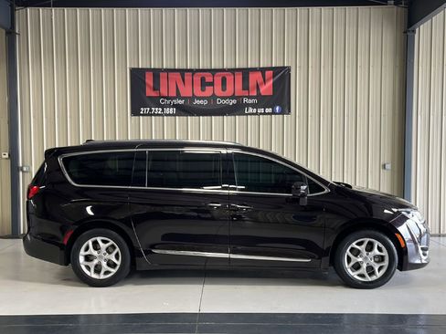 Used 2018 Chrysler Pacifica Touring-L Plus w/ Advanced Safetytec Group image 21