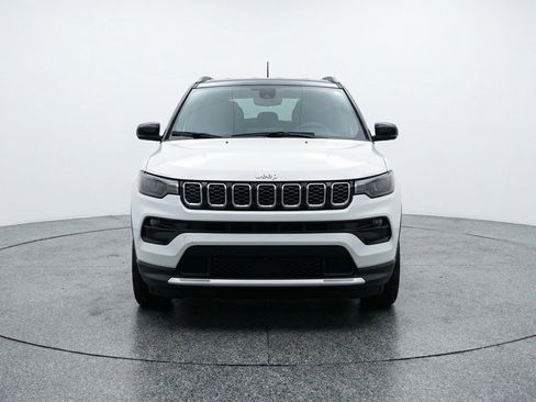 Used 2025 Jeep Compass Limited AWD/4WD image 2