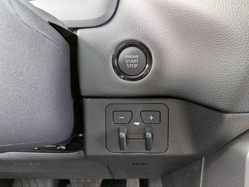 Used 2026 Toyota Tundra Limited AWD/4WD image 28