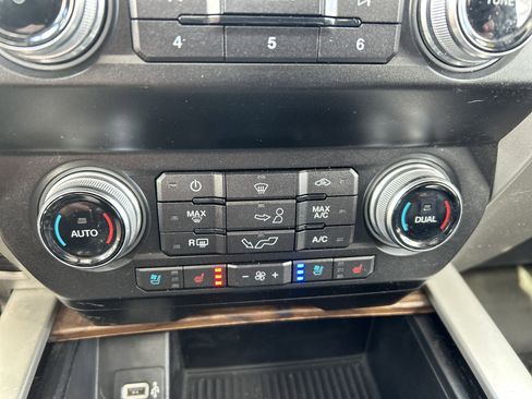 Used 2019 Ford F150 Lariat w/ Equipment Group 502A Luxury image 18