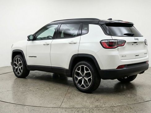 Used 2025 Jeep Compass Limited image 6