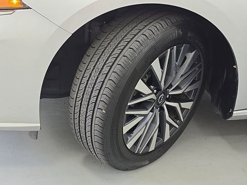 Certified 2024 Nissan Altima 2.5 SV FWD image 30