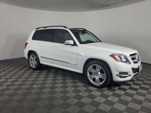 Used 2015 Mercedes-Benz GLK 350 2WD image 2