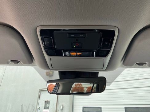 Used 2025 Toyota Grand Highlander FWD image 17