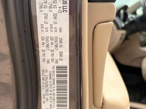 Used 2019 Jeep Grand Cherokee Laredo AWD/4WD image 30