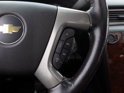 Used 2013 Chevrolet Avalanche LTZ image 31