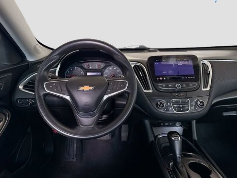 Used 2020 Chevrolet Malibu LT image 24