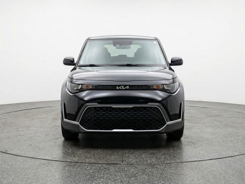Used 2025 Kia Soul LX w/ LX Technology Package image 2