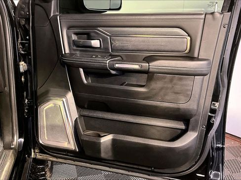 Used 2019 RAM 2500 Limited image 23