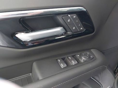 New 2026 Chevrolet Suburban Premier w/ Sun And Tow Package AWD/4WD image 26