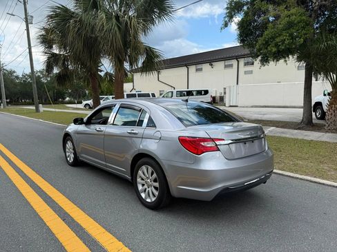 Used 2013 Chrysler 200 Touring FWD image 2