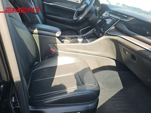 Used 2022 Jeep Grand Cherokee Limited 4xe w/ Luxury Tech Group II image 11