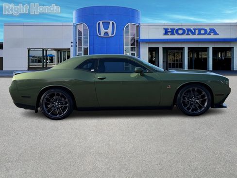 Used 2022 Dodge Challenger R/T Scat Pack w/ Driver Convenience Group image 8
