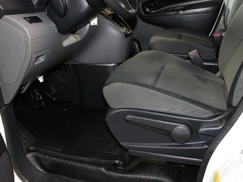 Used 2020 Nissan NV200 S FWD image 22
