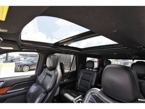 Used 2019 Lincoln Navigator Reserve w/ Cargo Package AWD/4WD image 29