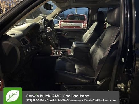 Used 2011 Chevrolet Avalanche LTZ image 10