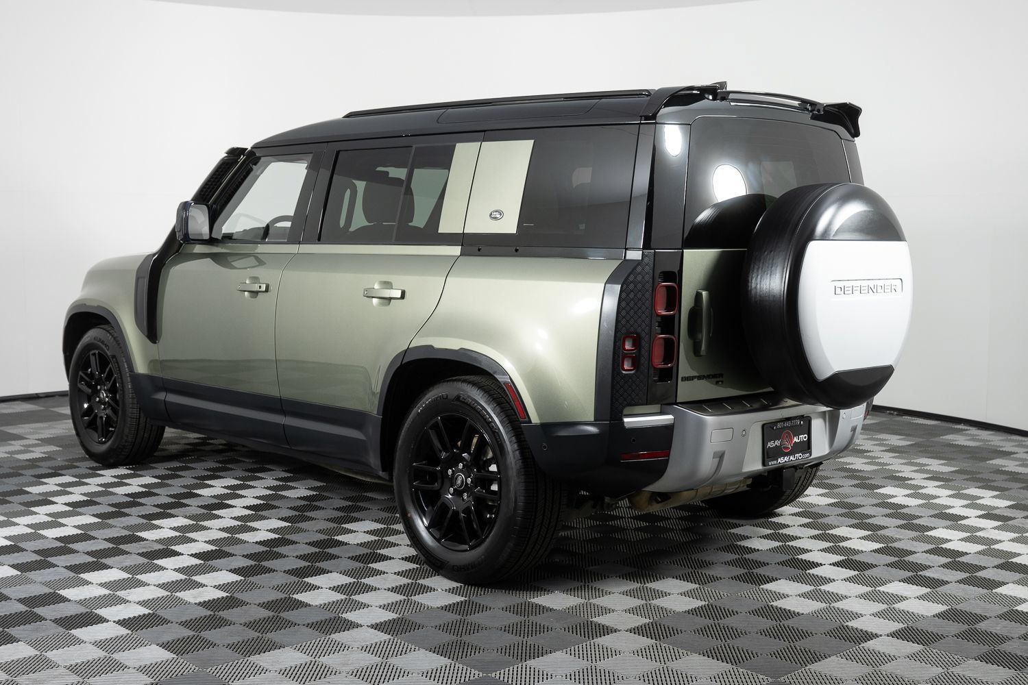 Used 2020 Land Rover Defender 110 S AWD/4WD image 4