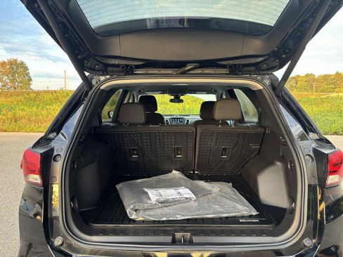 Used 2024 Chevrolet Equinox LT w/ LPO, Floor Liner Package AWD/4WD image 11