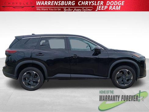 Used 2024 Nissan Rogue SV AWD/4WD image 3