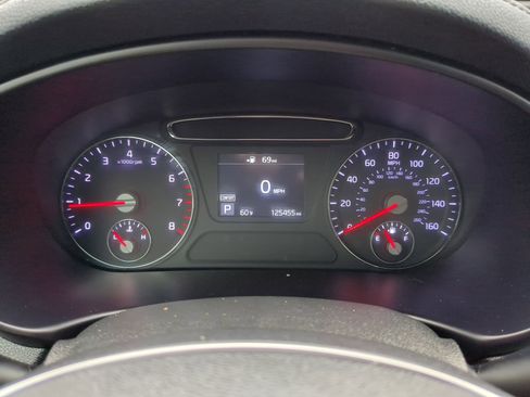 Used 2019 Kia Sorento LX w/ LX Convenience Package image 15