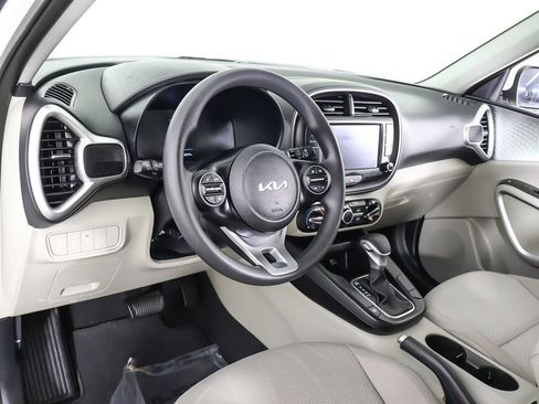 Certified 2023 Kia Soul LX w/ LX Technology Package FWD image 25