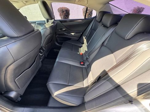 Used 2020 Lexus ES 300h w/ Premium Package image 17