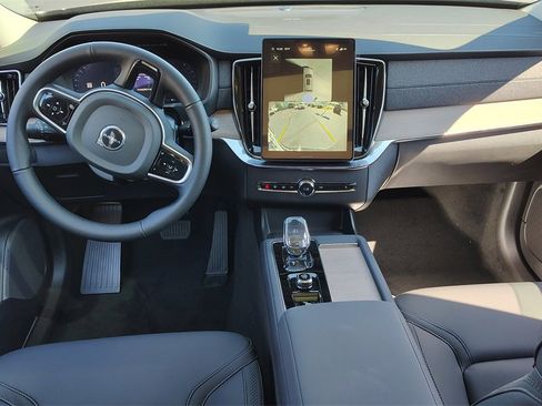 New 2026 Volvo XC90 B6 Plus w/ Protection Package Premier image 12