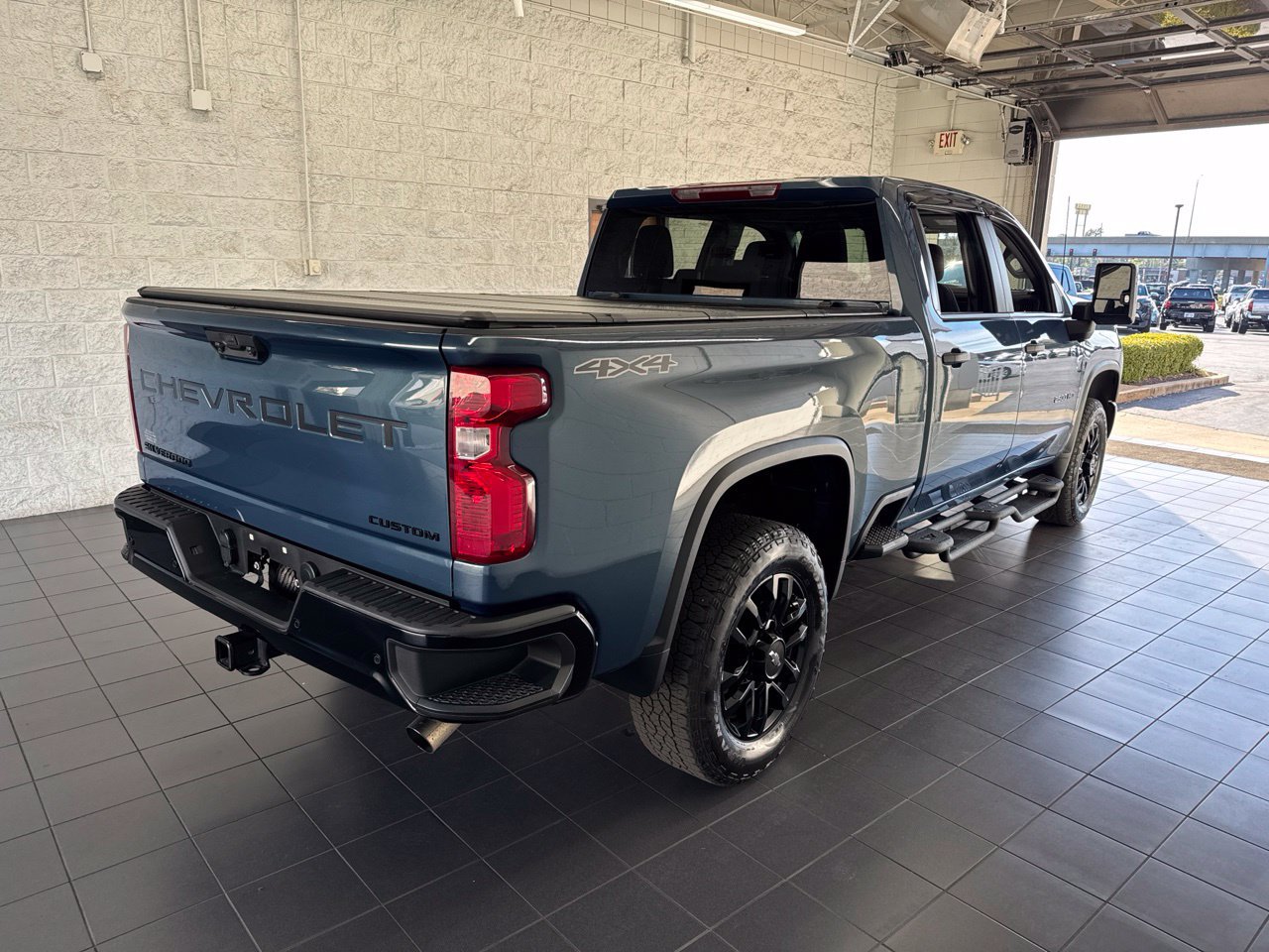 Used 2025 Chevrolet Silverado 2500 Custom w/ Custom Value Package AWD/4WD image 8