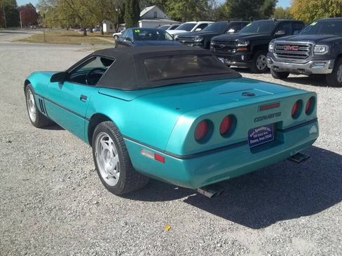 Used 1990 Chevrolet Corvette Convertible RWD image 12
