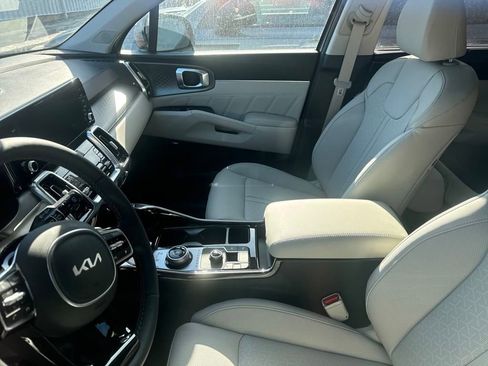 Certified 2023 Kia Sorento SX Prestige image 17