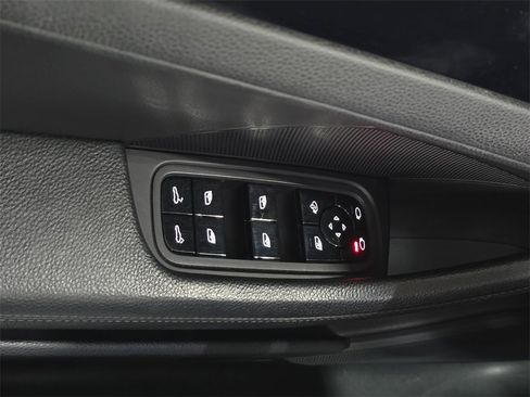 Used 2019 Porsche Panamera 4 image 21