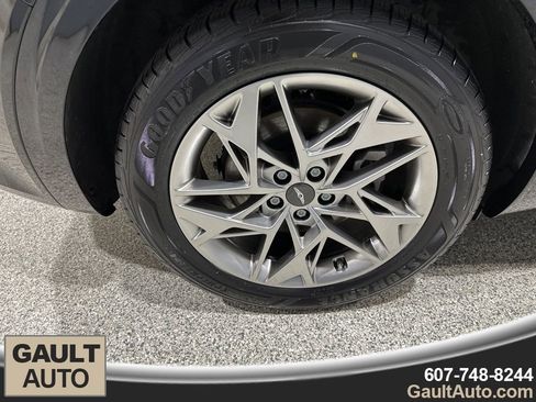 Used 2022 Genesis GV70 2.5T w/ Advanced Package image 23