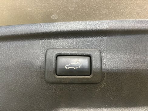 Used 2017 Subaru Outback 2.5i Limited image 34
