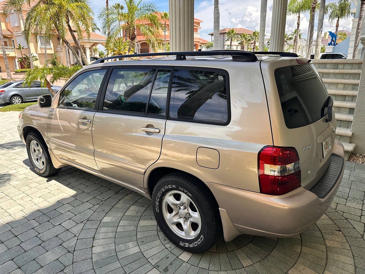 Used 2005 Toyota Highlander 2WD V6 w/ 3rd Row image 30